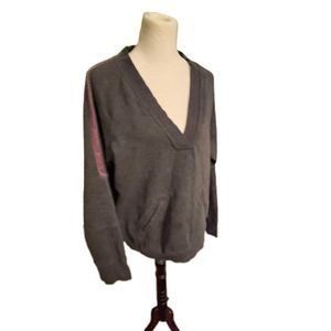 XL V neck sweatshirt with pockets Champion